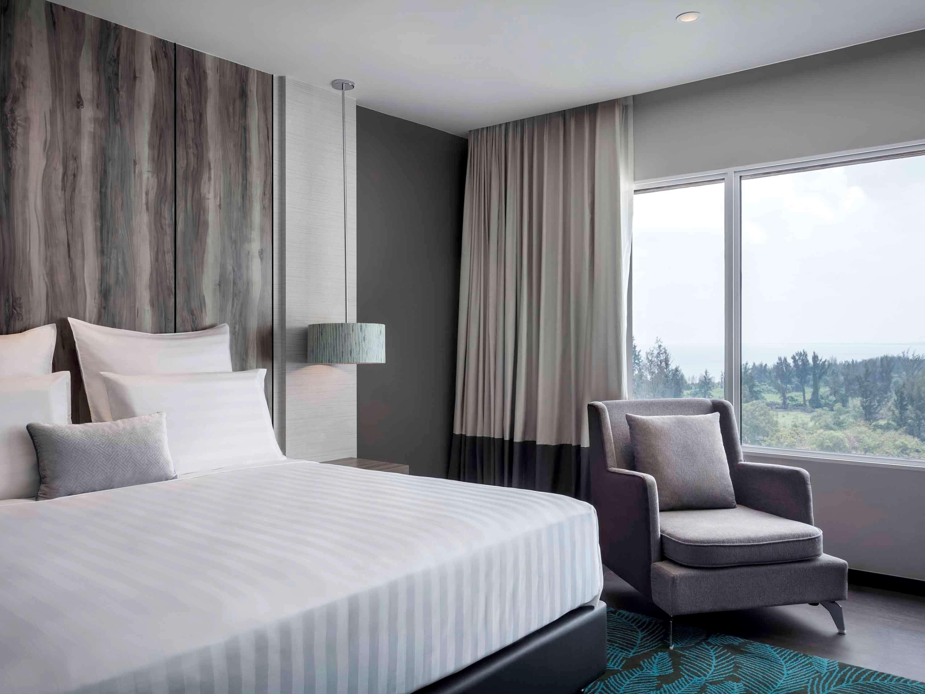 Отель Pullman Miri Waterfront Экстерьер фото Deluxe Room