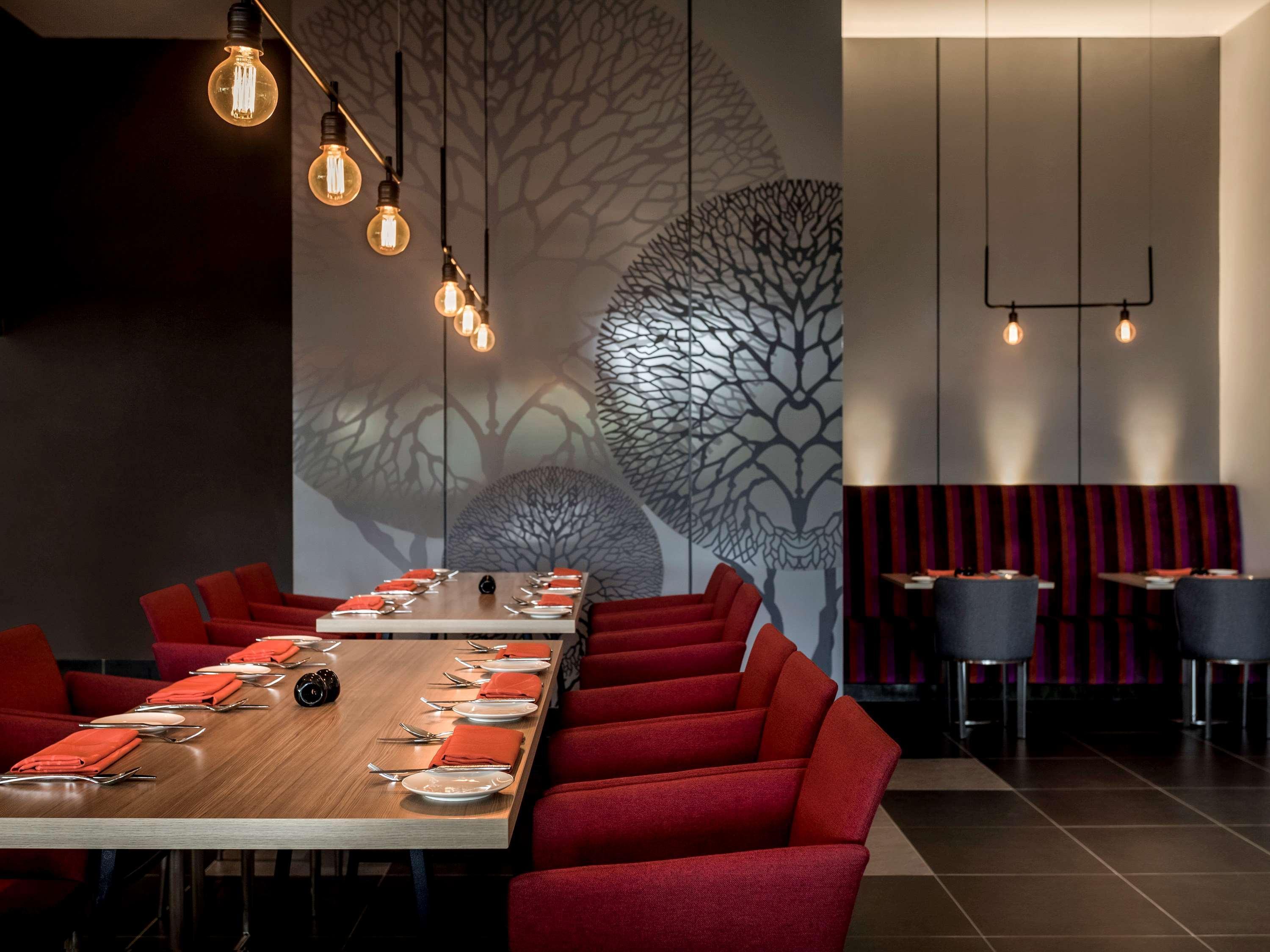 Отель Pullman Miri Waterfront Экстерьер фото The interior of the restaurant