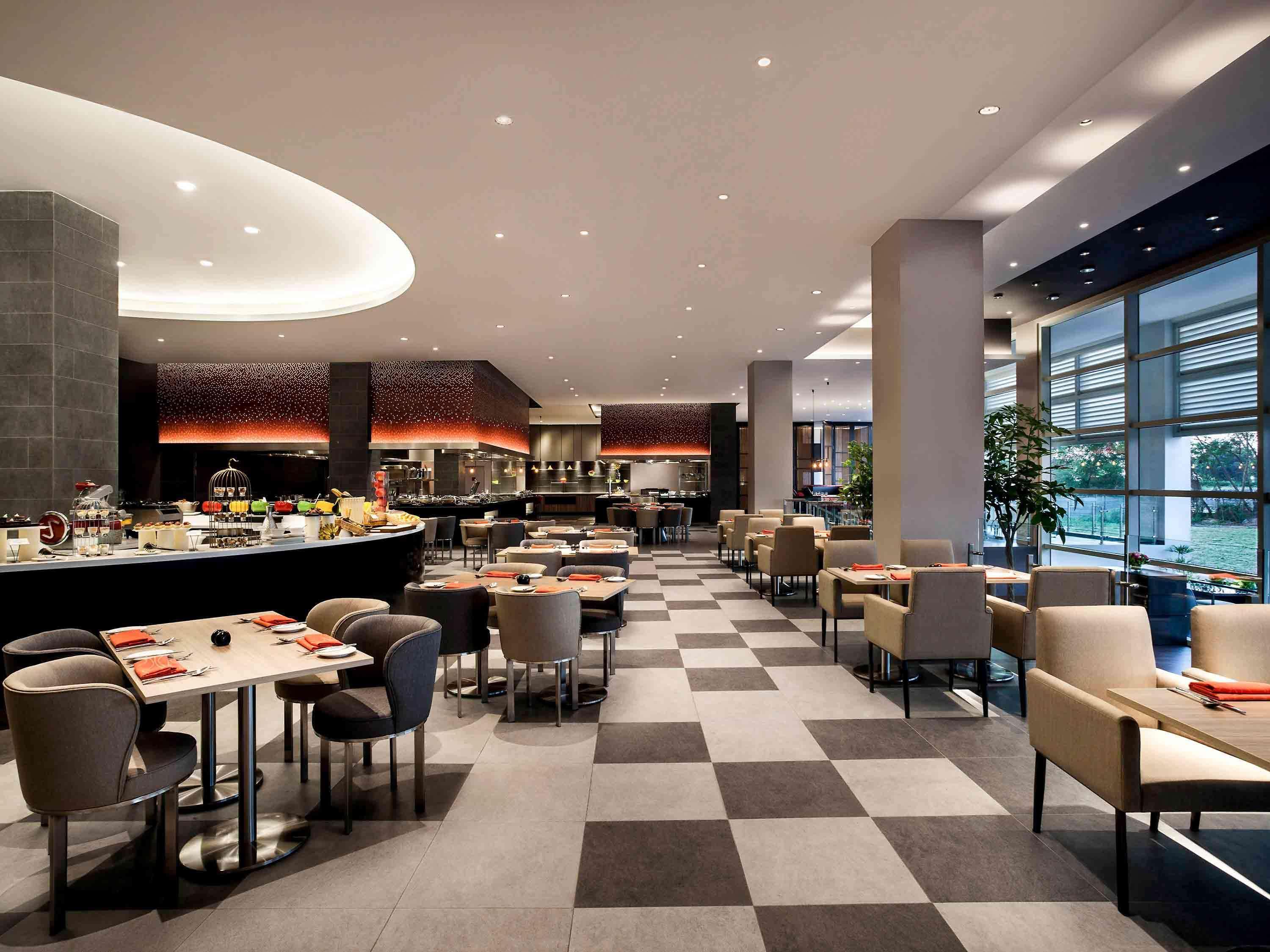 Отель Pullman Miri Waterfront Экстерьер фото The restaurant