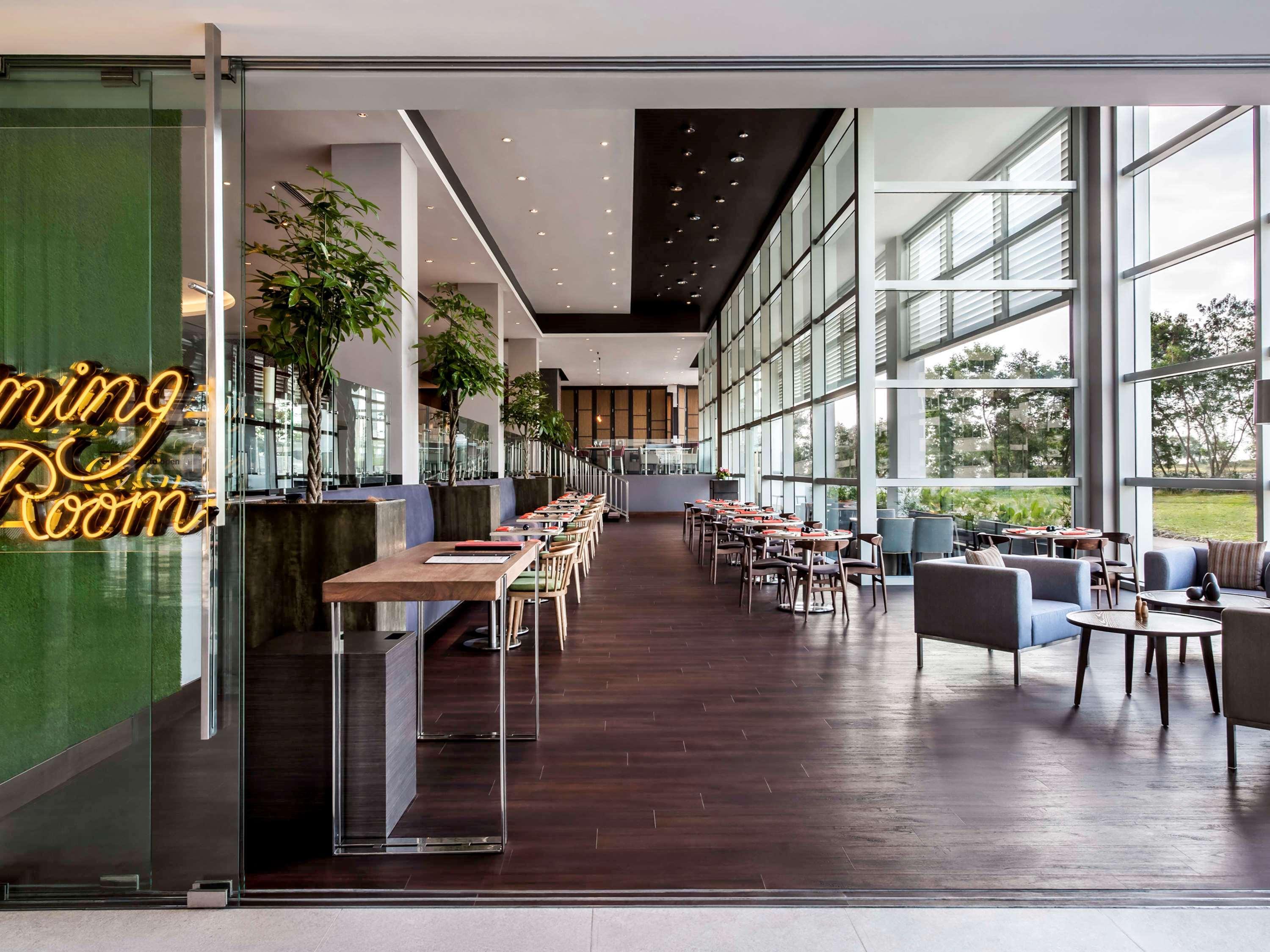 Отель Pullman Miri Waterfront Экстерьер фото Dining Room