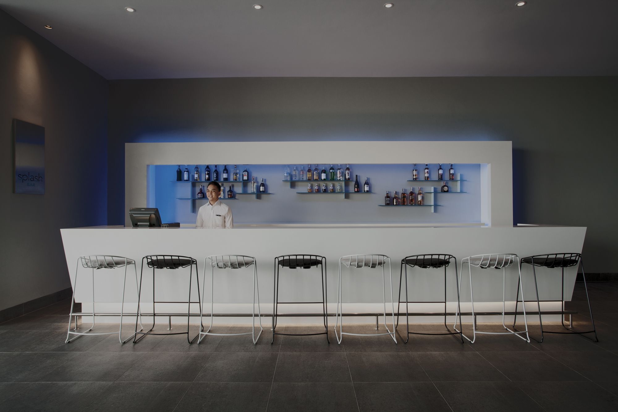 Отель Pullman Miri Waterfront Экстерьер фото The bar at the 2012 Olympic Village