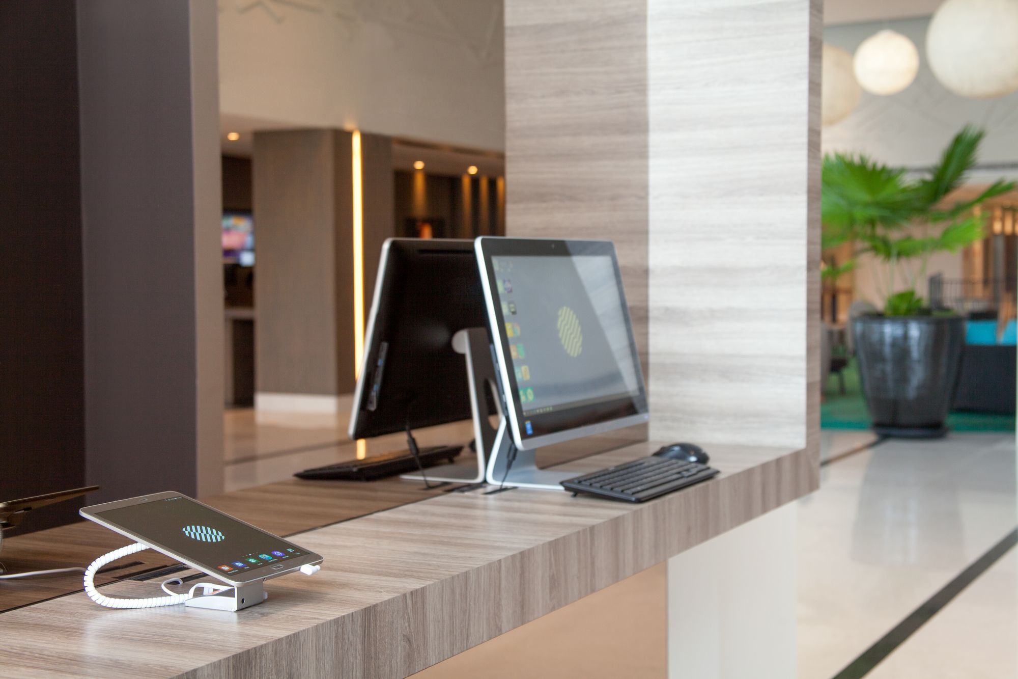 Отель Pullman Miri Waterfront Экстерьер фото A computer at a hotel