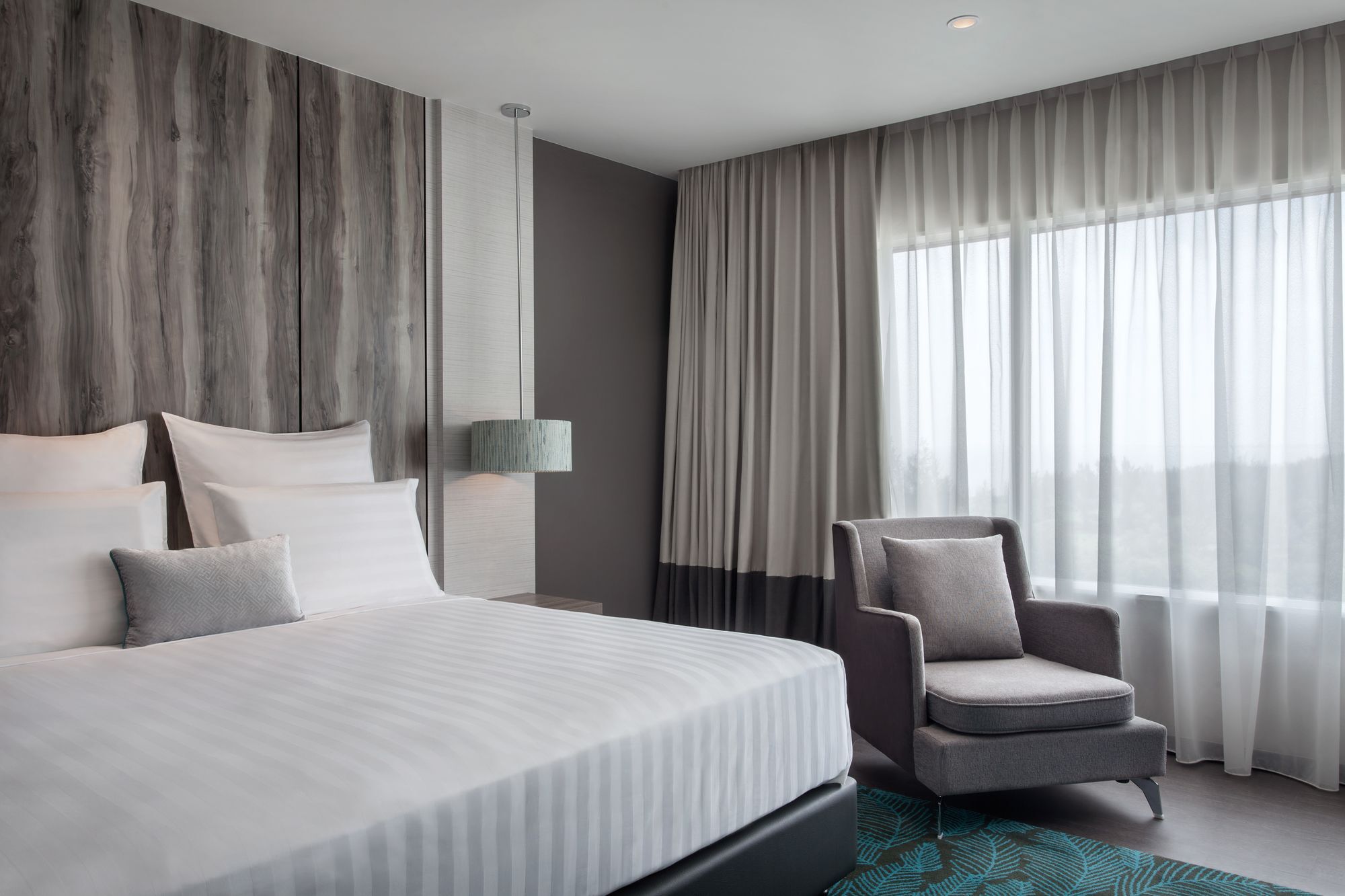 Отель Pullman Miri Waterfront Экстерьер фото Deluxe Room